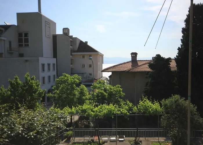With A Parking Space Lovran, Opatija - 7807 Ловран