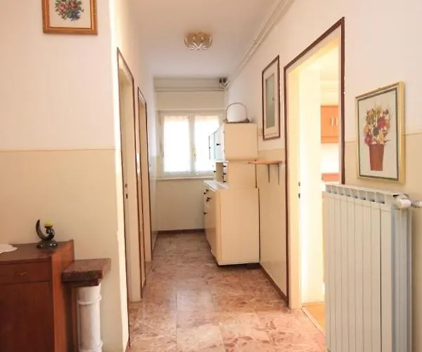 Апартаменты With A Parking Space Lovran, Opatija - 7807 Ловран
